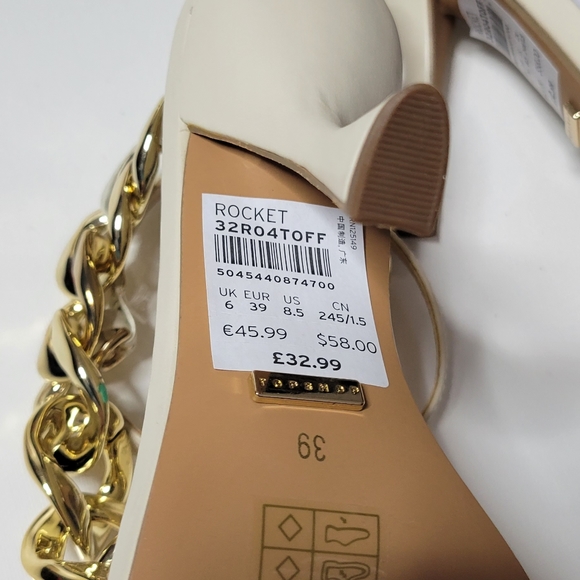 Topshop Chain Detail Sandals in ecru - Picture 5 of 7